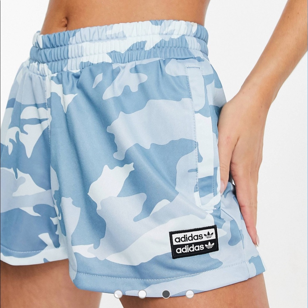 NWT Adidas Originals Tricot Shorts Blue Camo
